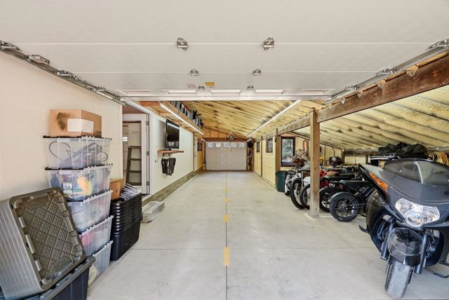 15504 N Osprey Ln, Newman Lake, WA 99025