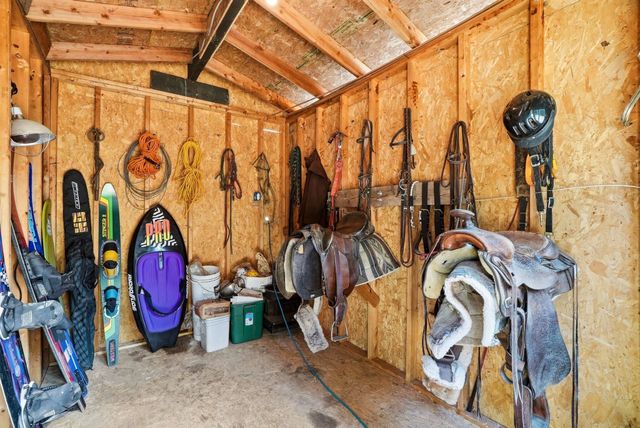 15504 N Osprey Ln, Newman Lake, WA 99025