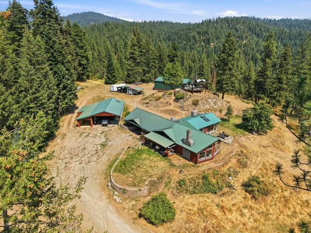 15504 N Osprey Ln, Newman Lake, WA 99025