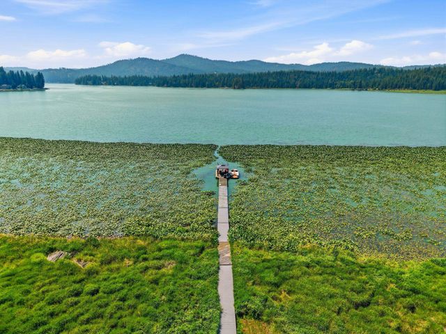 15504 N Osprey Ln, Newman Lake, WA 99025