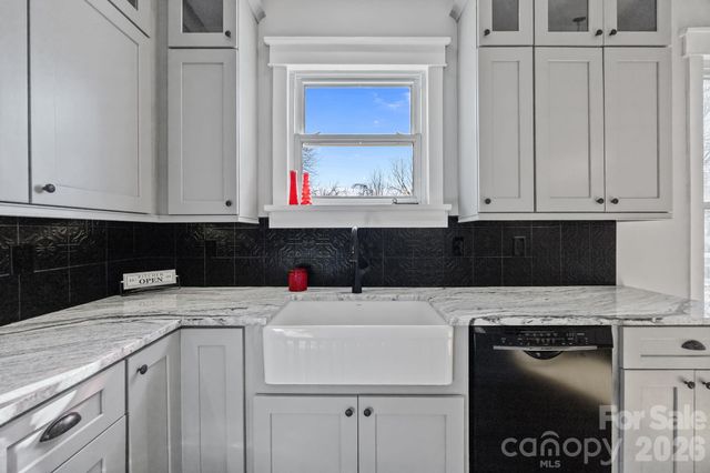 413 S Laurel Street, Lincolnton, NC 28092