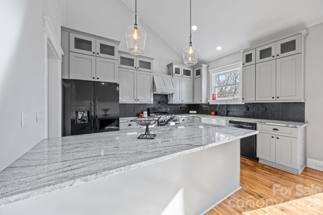 413 S Laurel Street, Lincolnton, NC 28092