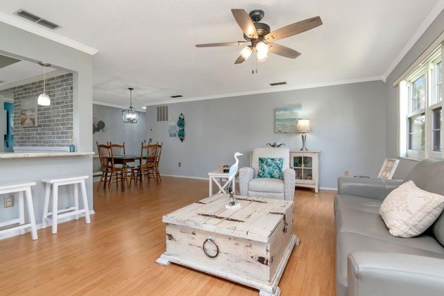 6070 80TH STREET N 215, St Petersburg, FL 33709