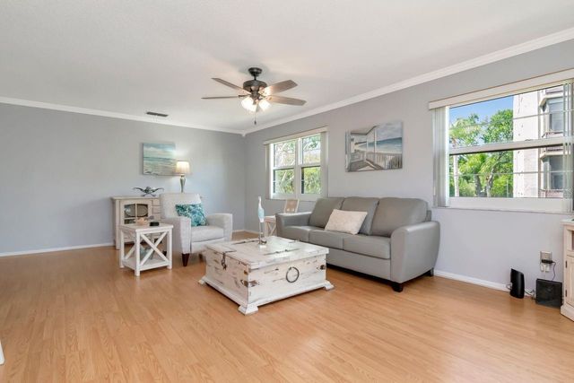 6070 80TH STREET N 215, St Petersburg, FL 33709