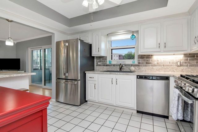 6070 80TH STREET N 215, St Petersburg, FL 33709