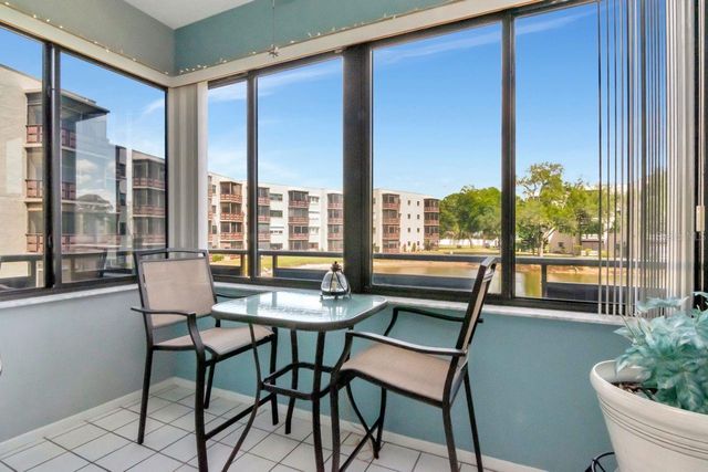 6070 80TH STREET N 215, St Petersburg, FL 33709