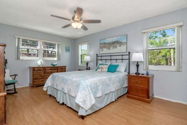 6070 80TH STREET N 215, St Petersburg, FL 33709