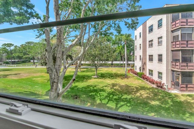 6070 80TH STREET N 215, St Petersburg, FL 33709