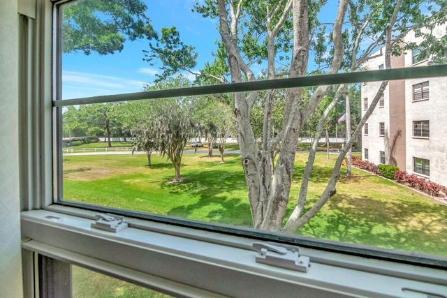 6070 80TH STREET N 215, St Petersburg, FL 33709