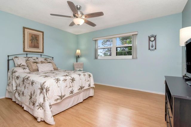 6070 80TH STREET N 215, St Petersburg, FL 33709