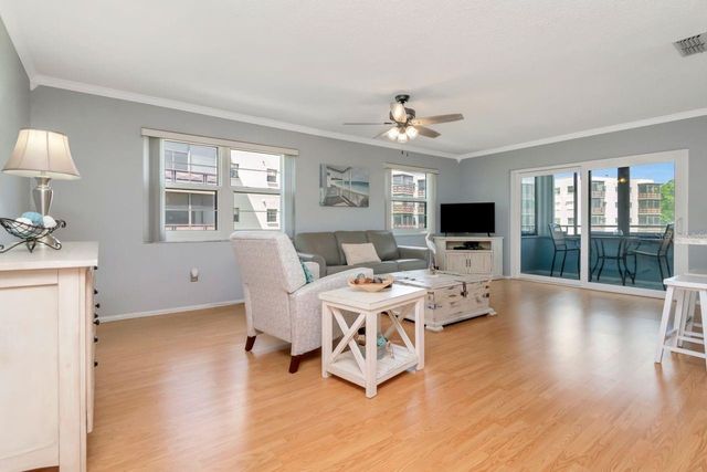 6070 80TH STREET N 215, St Petersburg, FL 33709