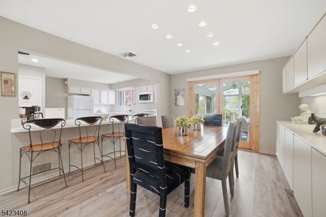 50 Knollwood Dr, Livingston Twp., NJ 07039