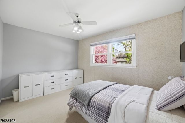 50 Knollwood Dr, Livingston Twp., NJ 07039