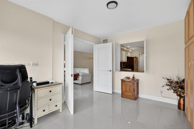 800 Parkview Dr 908, Hallandale Beach, FL 33009