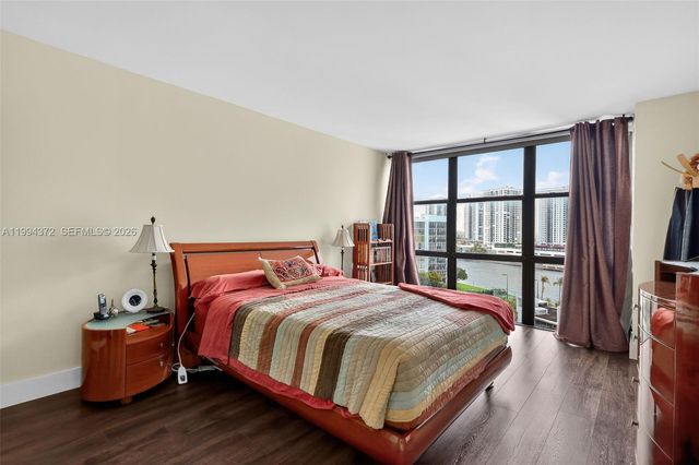 800 Parkview Dr 908, Hallandale Beach, FL 33009