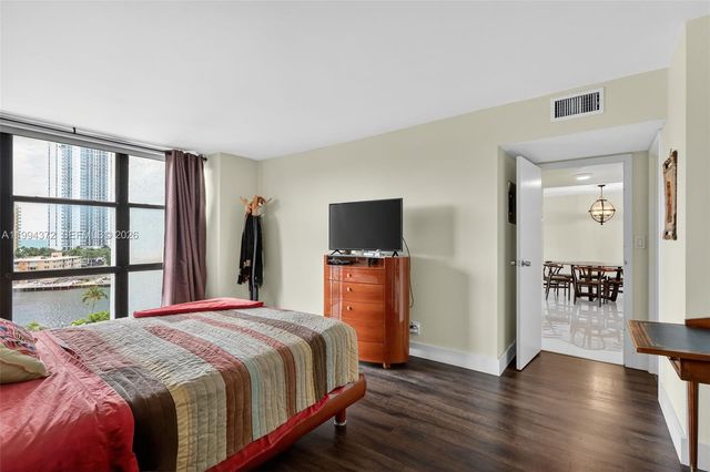 800 Parkview Dr 908, Hallandale Beach, FL 33009