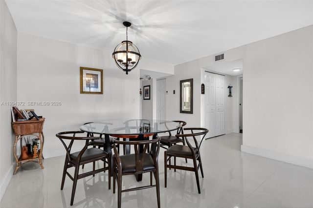 800 Parkview Dr 908, Hallandale Beach, FL 33009