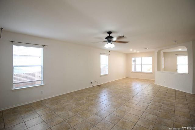 650 LYNX MTN, San Antonio, TX 78251