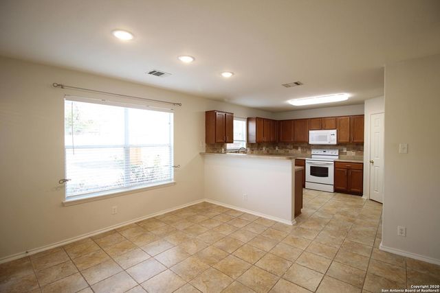 650 LYNX MTN, San Antonio, TX 78251