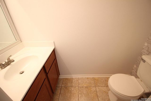 650 LYNX MTN, San Antonio, TX 78251