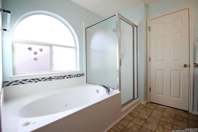650 LYNX MTN, San Antonio, TX 78251