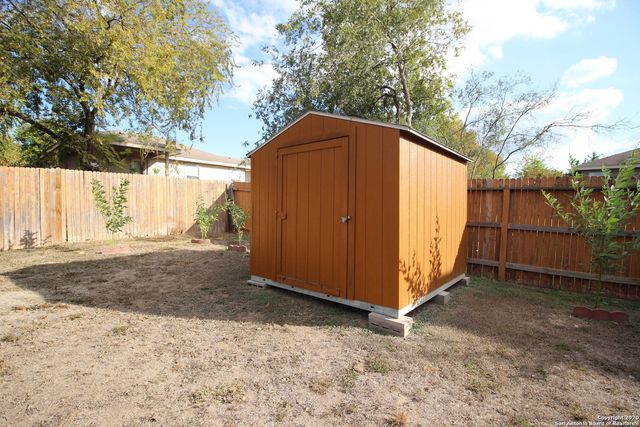 650 LYNX MTN, San Antonio, TX 78251