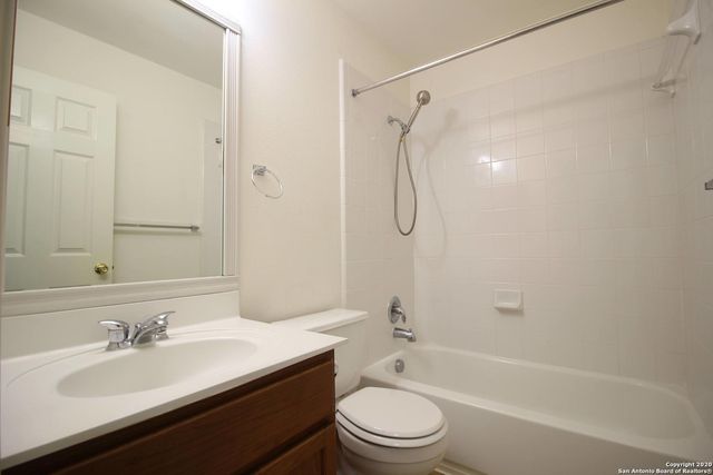 650 LYNX MTN, San Antonio, TX 78251