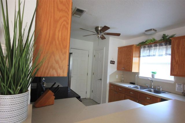 2507 Northlawn DR, Taylor, TX 76574