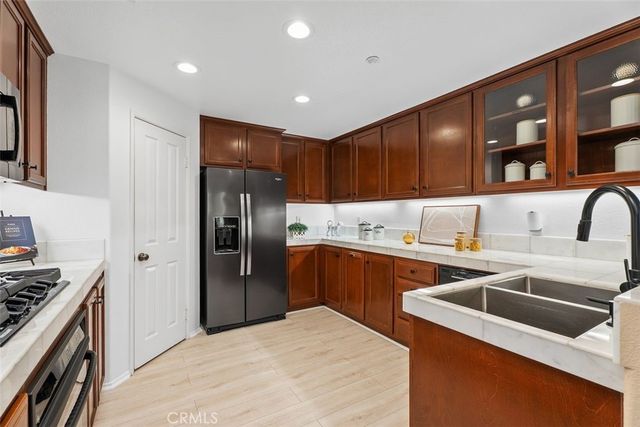 195 Lockford, Irvine, CA 92602