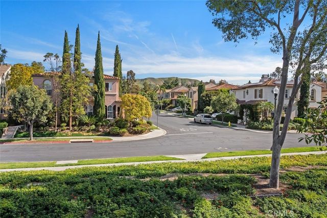 195 Lockford, Irvine, CA 92602