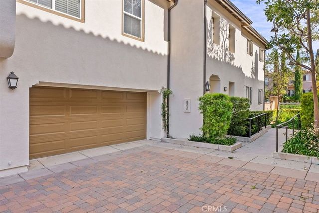 195 Lockford, Irvine, CA 92602