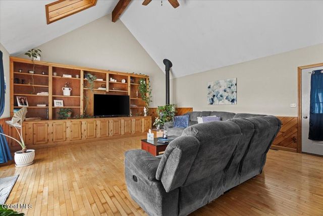 23 Fox Knoll Way, Hampton, NY 12837