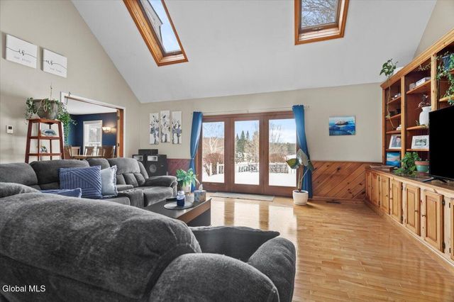 23 Fox Knoll Way, Hampton, NY 12837