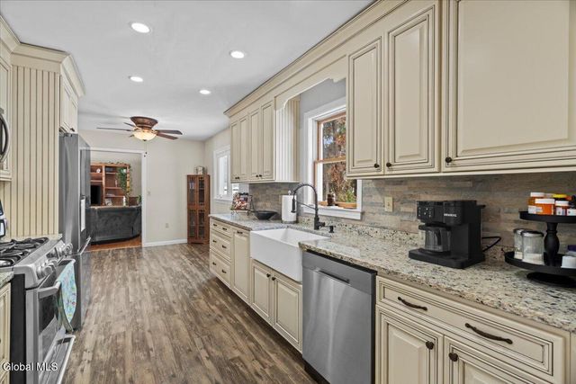 23 Fox Knoll Way, Hampton, NY 12837