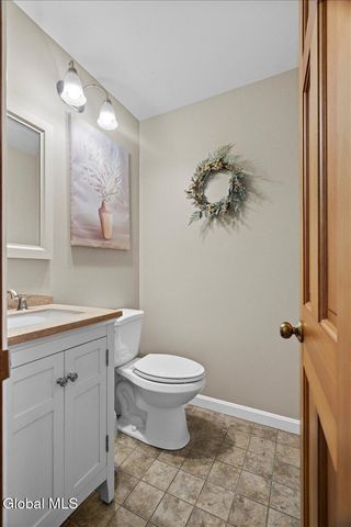 23 Fox Knoll Way, Hampton, NY 12837