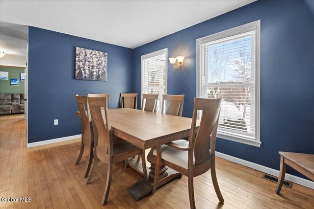 23 Fox Knoll Way, Hampton, NY 12837