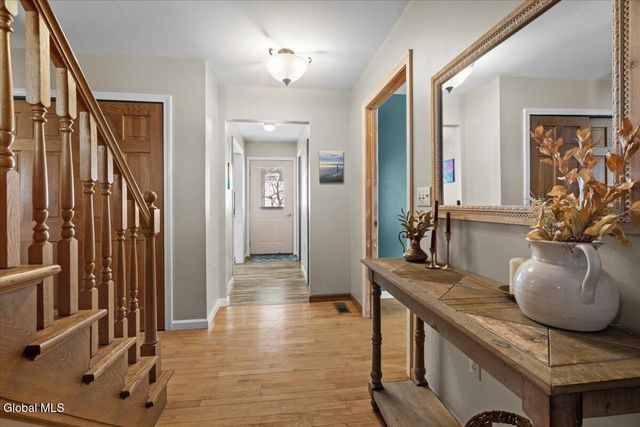 23 Fox Knoll Way, Hampton, NY 12837