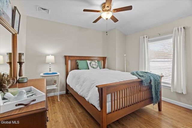 23 Fox Knoll Way, Hampton, NY 12837