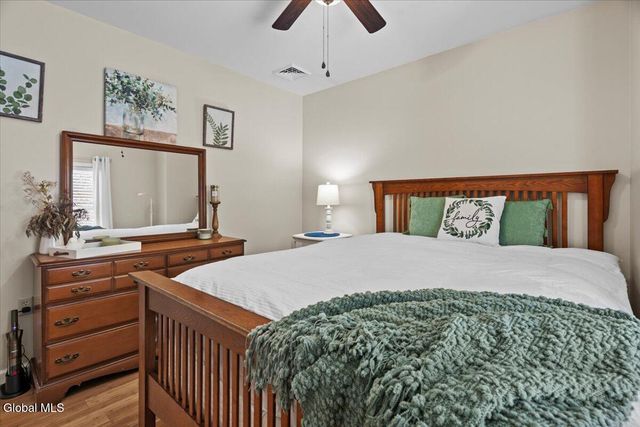 23 Fox Knoll Way, Hampton, NY 12837