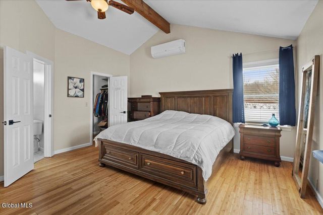 23 Fox Knoll Way, Hampton, NY 12837