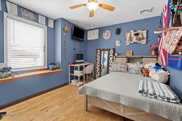 23 Fox Knoll Way, Hampton, NY 12837