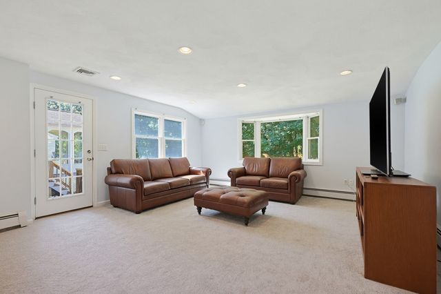 80 Brookdale Rd, Sudbury, MA 01776
