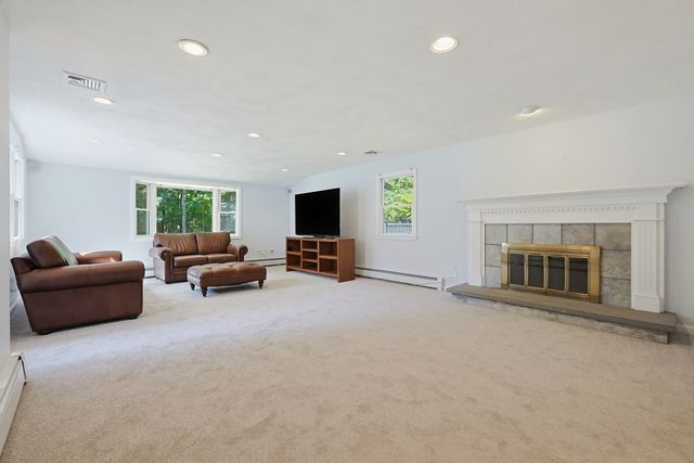 80 Brookdale Rd, Sudbury, MA 01776