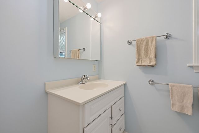 80 Brookdale Rd, Sudbury, MA 01776