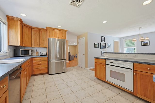 80 Brookdale Rd, Sudbury, MA 01776