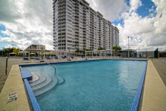 18081 Biscayne Boulevard 403, Aventura, FL 33160