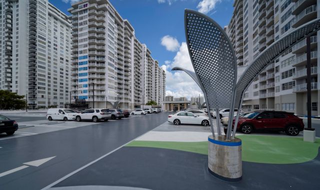 18081 Biscayne Boulevard 403, Aventura, FL 33160