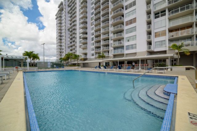 18081 Biscayne Boulevard 403, Aventura, FL 33160