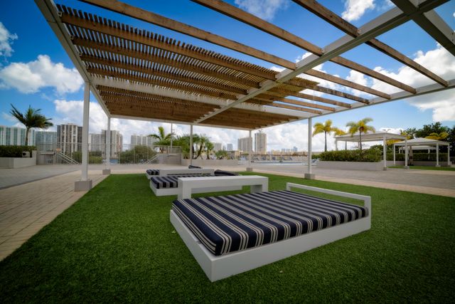 18081 Biscayne Boulevard 403, Aventura, FL 33160