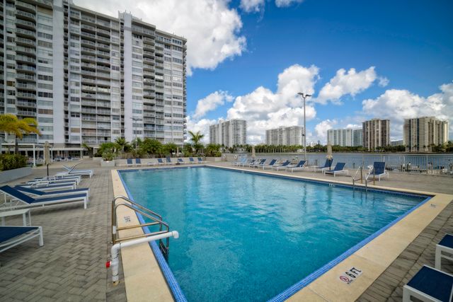18081 Biscayne Boulevard 403, Aventura, FL 33160